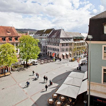 Kunsthotel "Drei Koenig" Am Marktplatz Stadt Loerrach Exterior photo