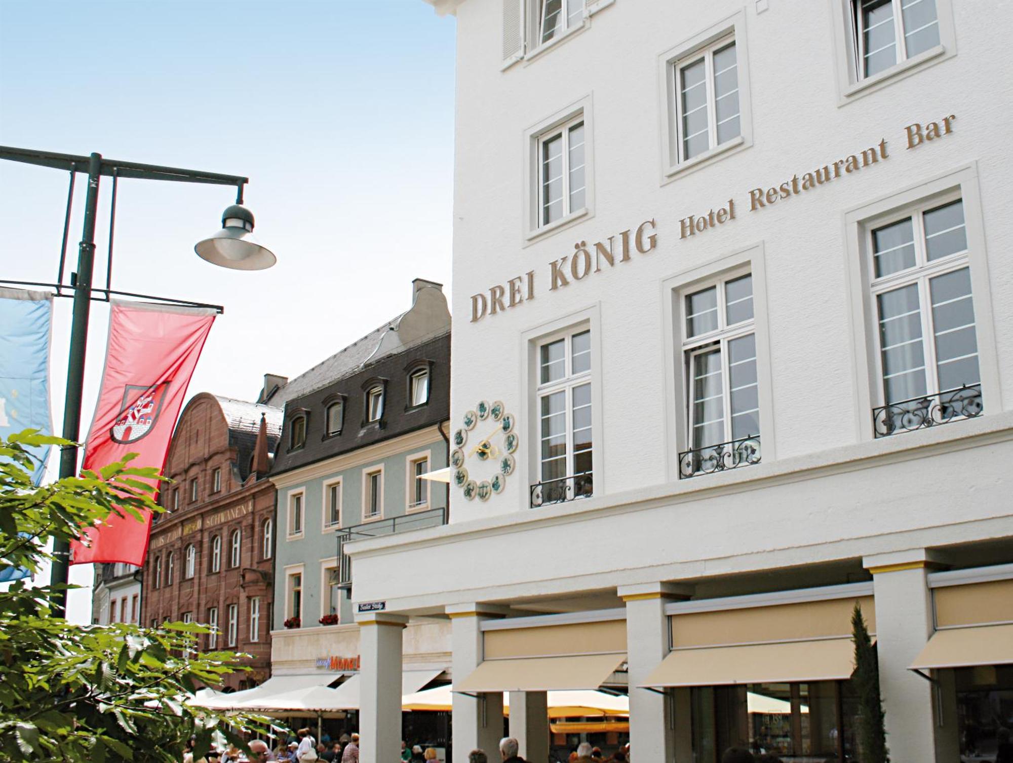 Kunsthotel "Drei Koenig" Am Marktplatz Stadt Loerrach Exterior photo